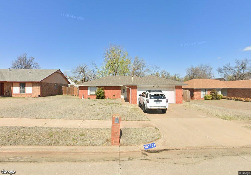 1421 NE 1st St, Moore, OK 73160 - photo 1
