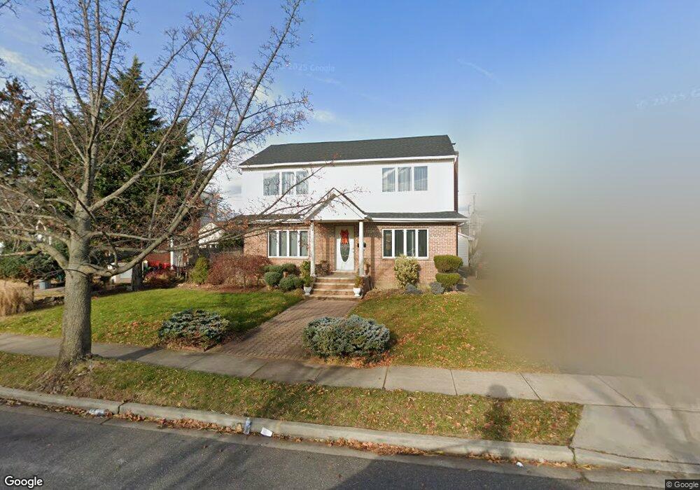1034 Oaks Dr, Franklin Square, NY 11010 - photo 1