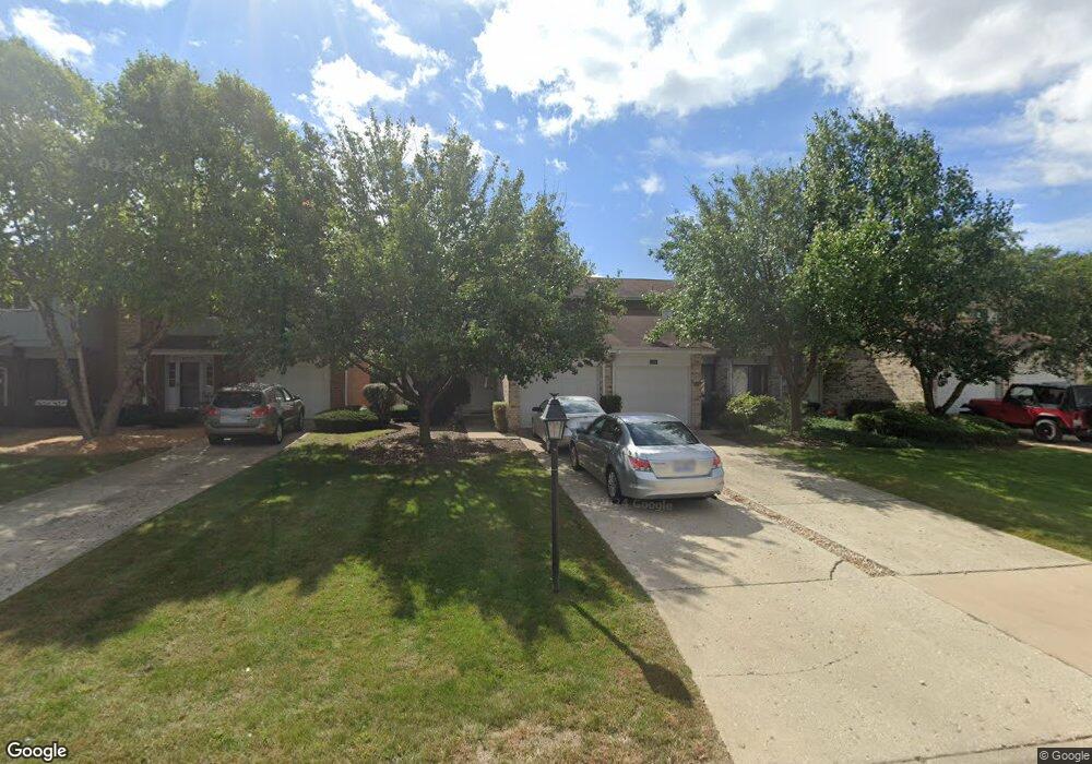 1234 Exeter Ct unit 1234 Exeter, Wheaton, IL 60189 - photo 1