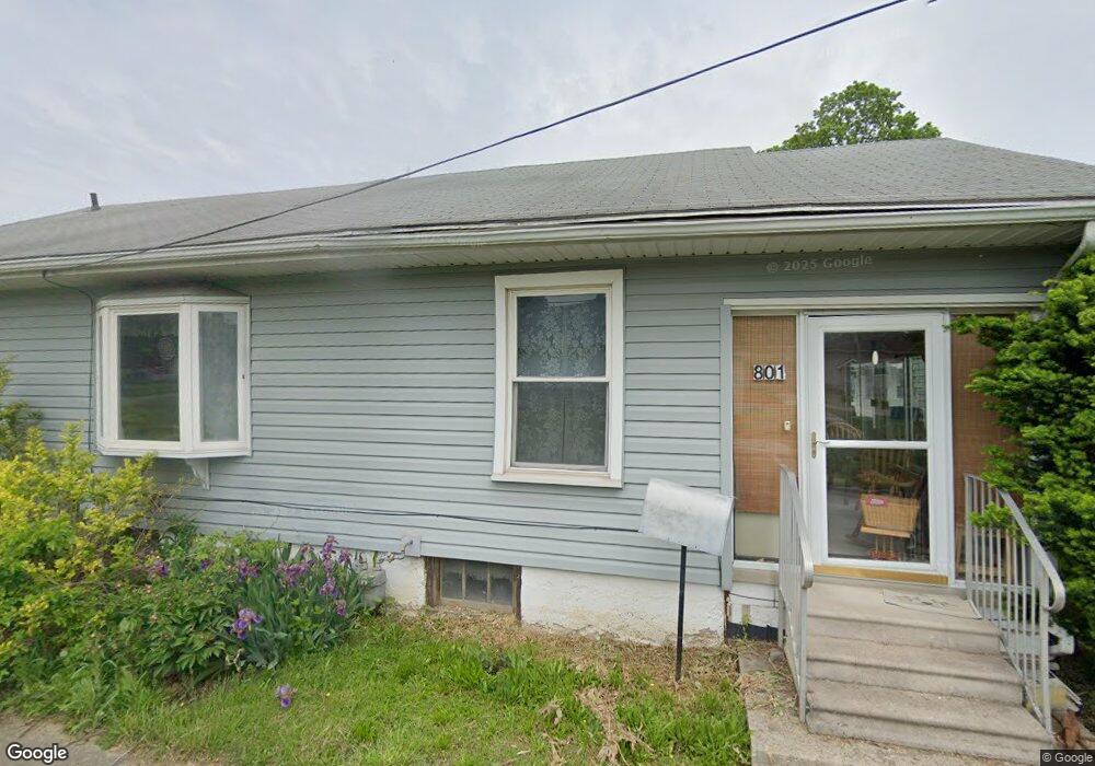801 N 19th St, Mattoon, IL 61938 - photo 1