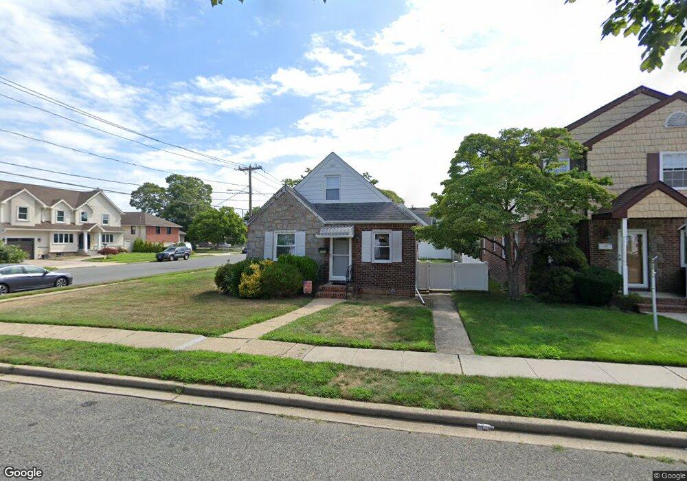 197 Ribbon St, Franklin Square, NY 11010 - photo 1