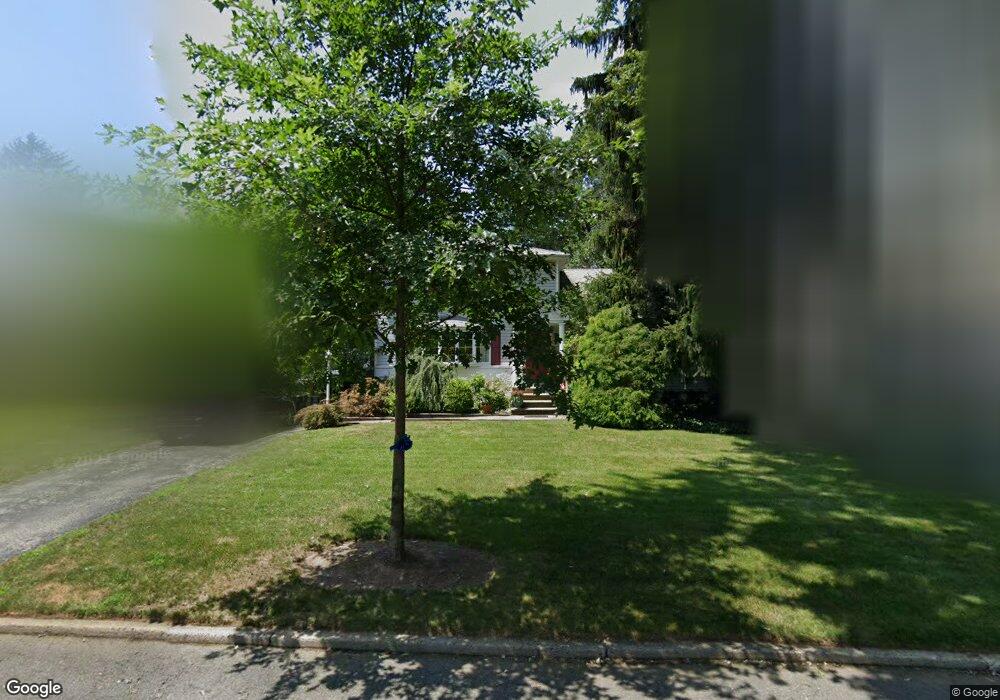 331 Lockwood Dr, Paramus, NJ 07652 - photo 1