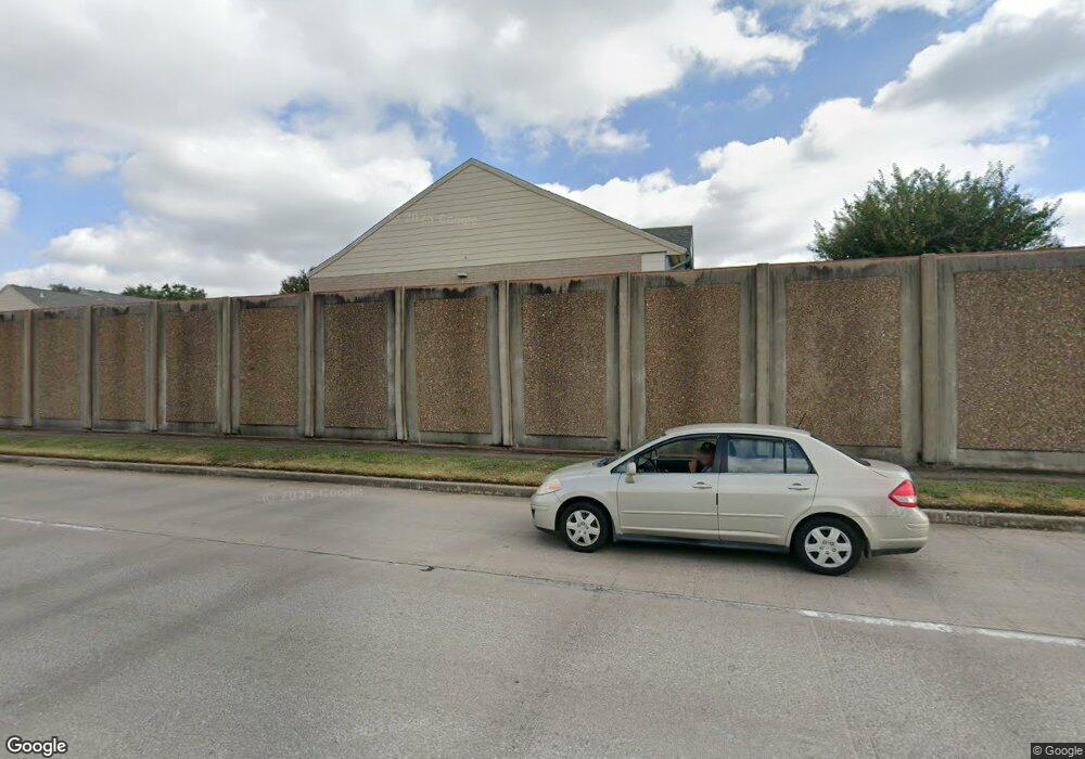 10353 Longmont Dr unit 35, Houston, TX 77042 - photo 1