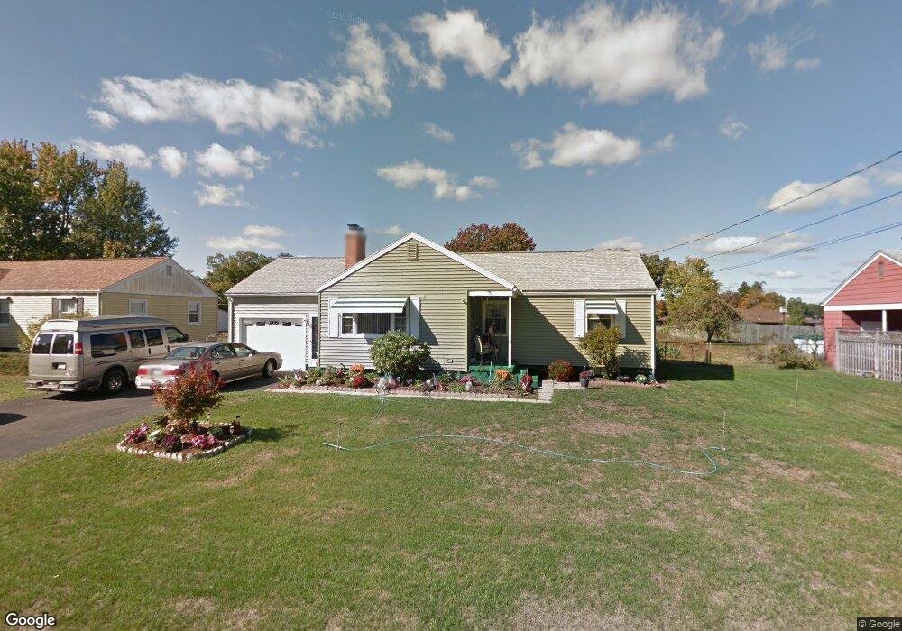 90 Mandalay Rd, Chicopee, MA 01020 - photo 1