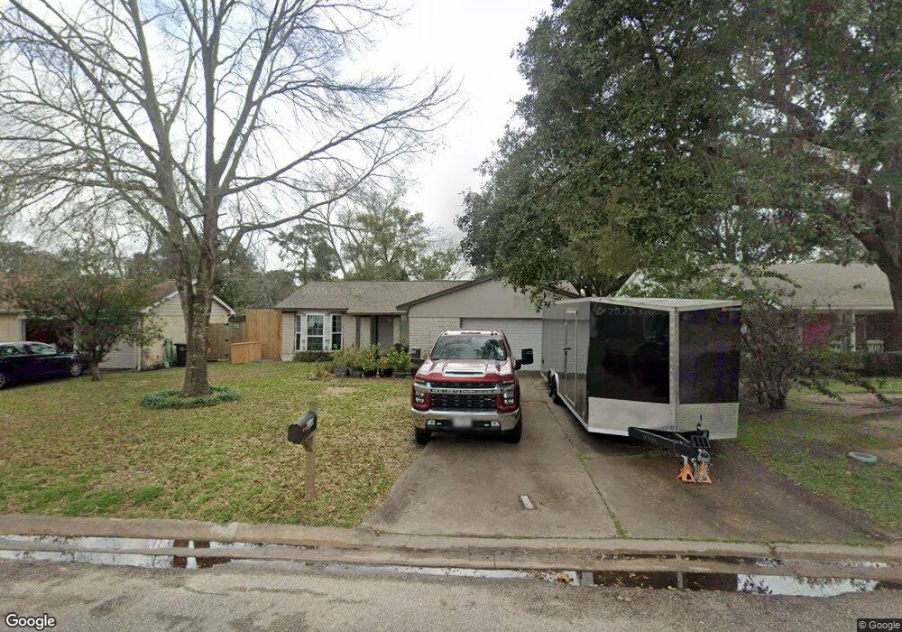 310 Cypress St, Alvin, TX 77511 - photo 1