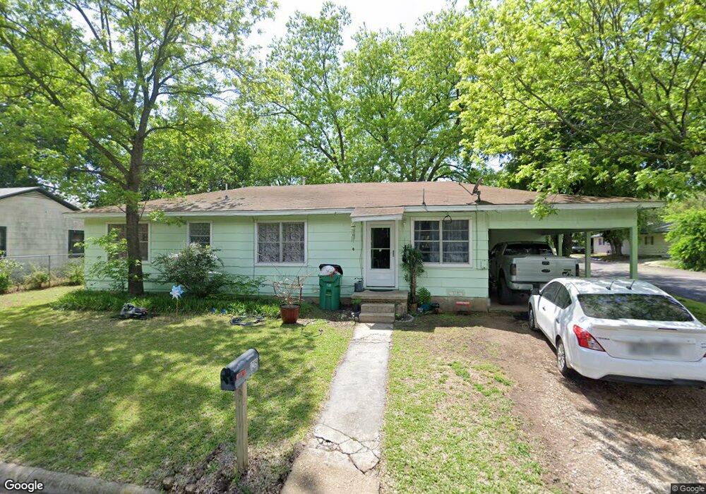 1219 N Weaver St, Gainesville, TX 76240 - photo 1