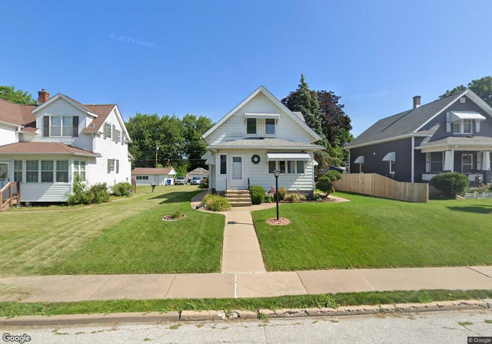 1720 W 16th St, Davenport, IA 52804 - photo 1