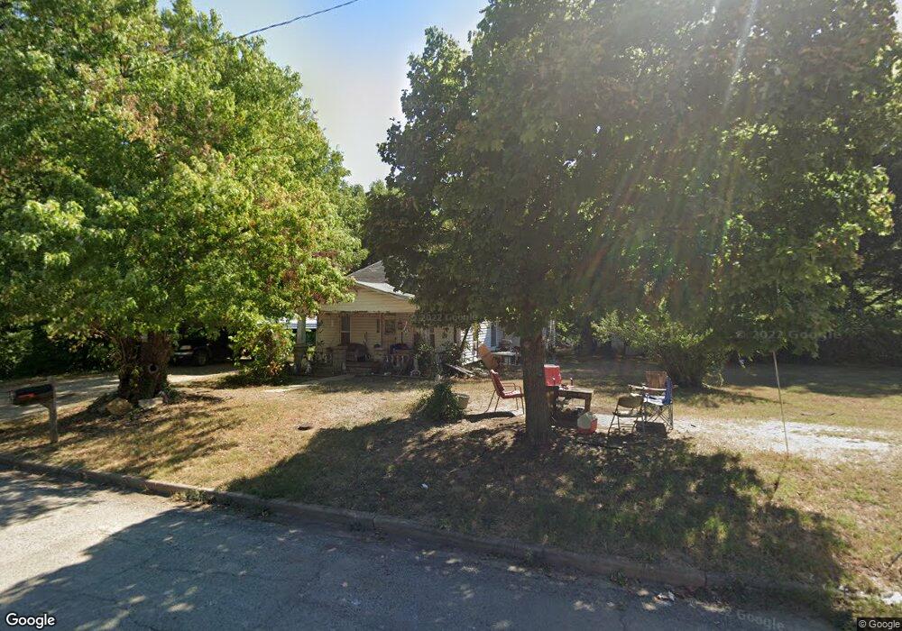 721 N 15th St, Parsons, KS 67357 - photo 1