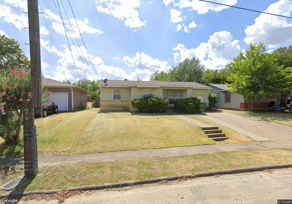 2208 N Crockett St, Sherman, TX 75092 - photo 1