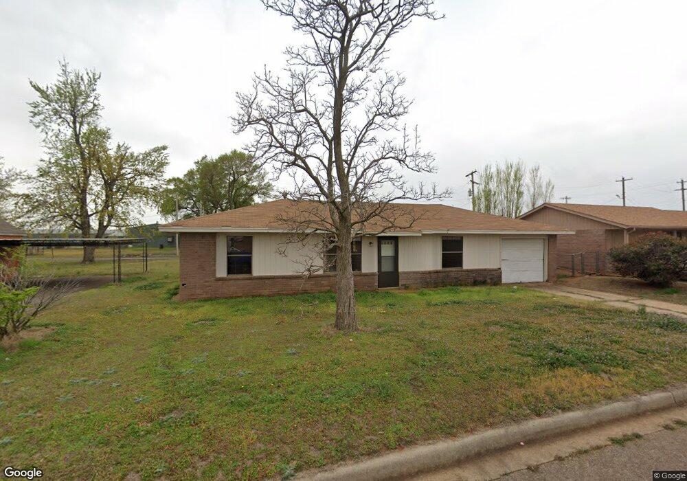 2908 W 2nd St, Elk City, OK 73644 - photo 1