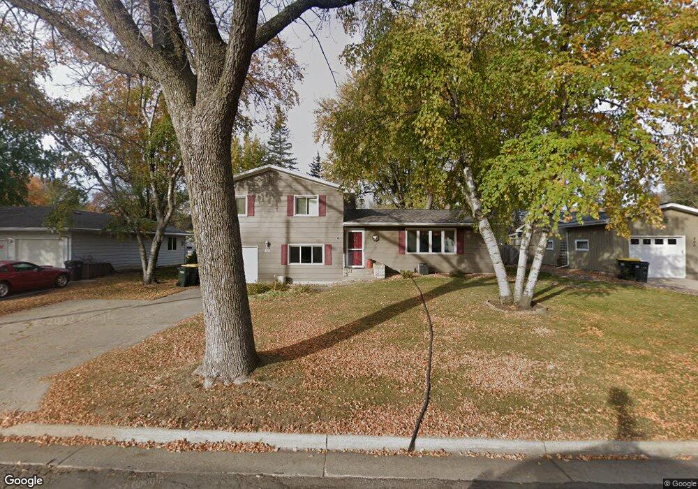 810 16th St SW, Willmar, MN 56201 - photo 1