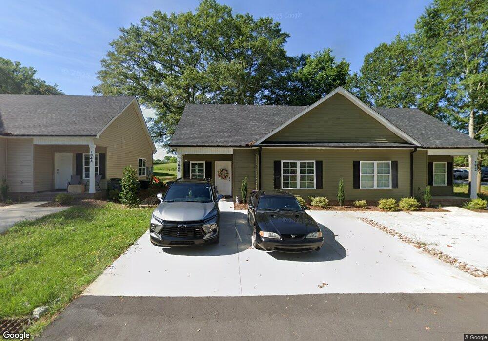 102 Oak Ln unit 104A, Liberty, SC 29657 - photo 1