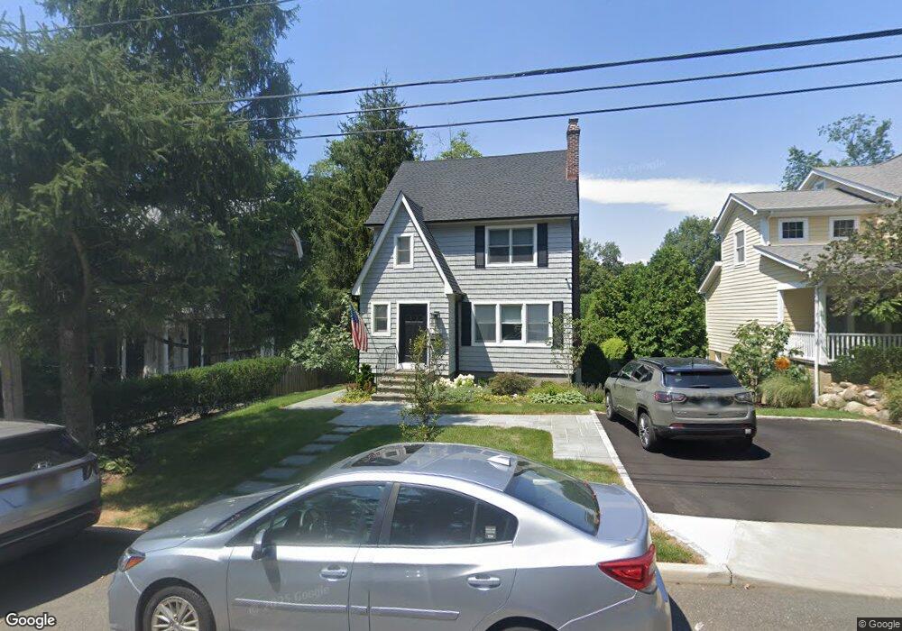 8 Waverly St, Glen Head, NY 11545 - photo 1