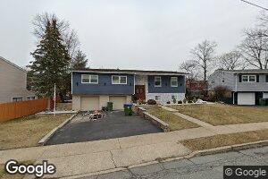 22 Hallo St, Edison, NJ 08837