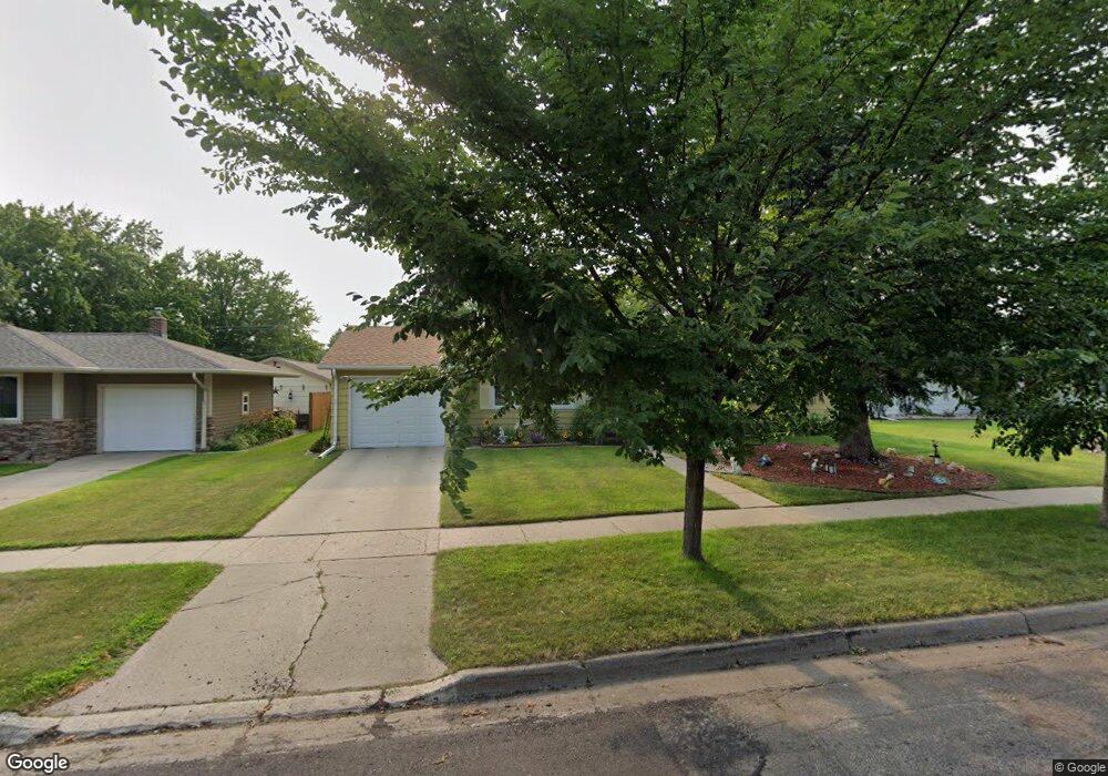 235 16th Ave NE, Jamestown, ND 58401 - photo 1