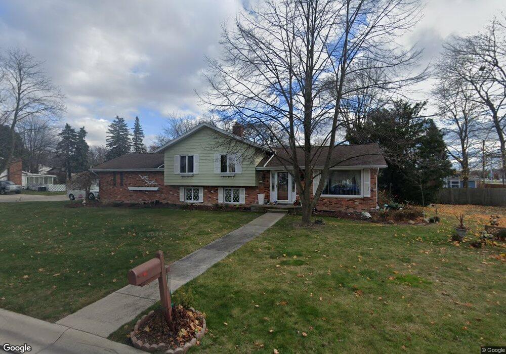 1904 Kennelworth Dr, Port Huron, MI 48060 - photo 1