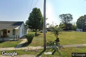 90 1st St, Carrollton, IL 62016