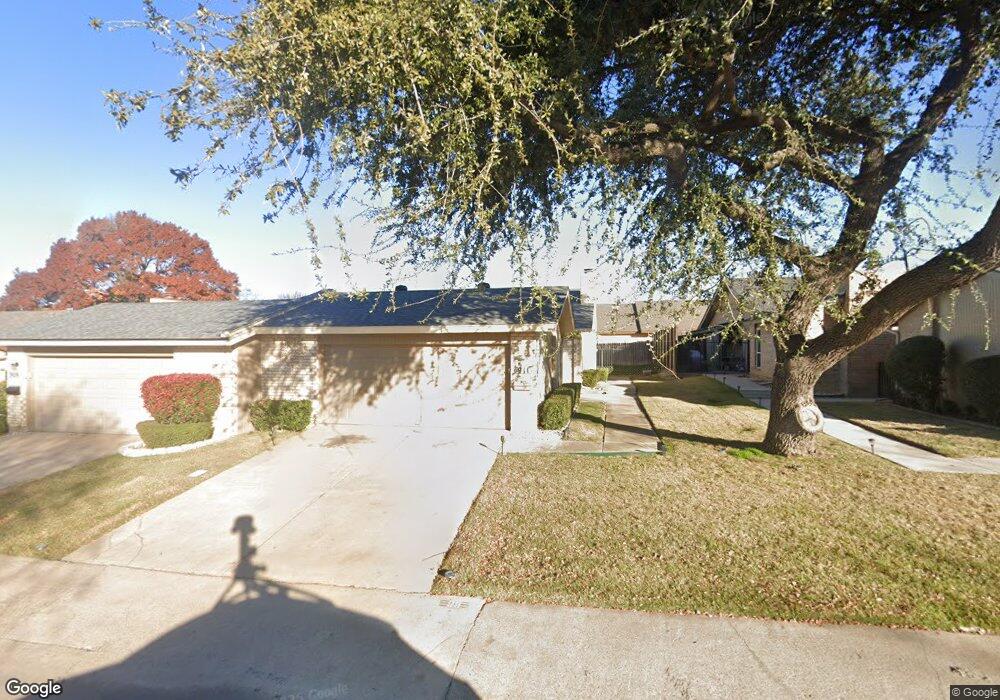 911 Shady Creek Ln, Bedford, TX 76021 - photo 1