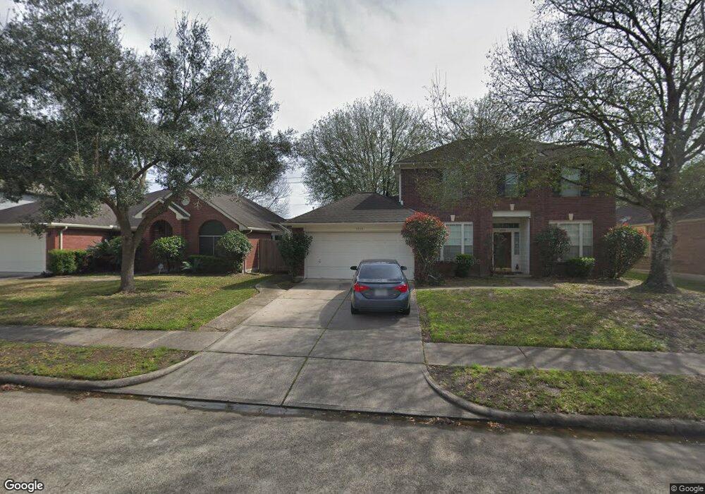 4923 Widerop Ln, Friendswood, TX 77546 - photo 1