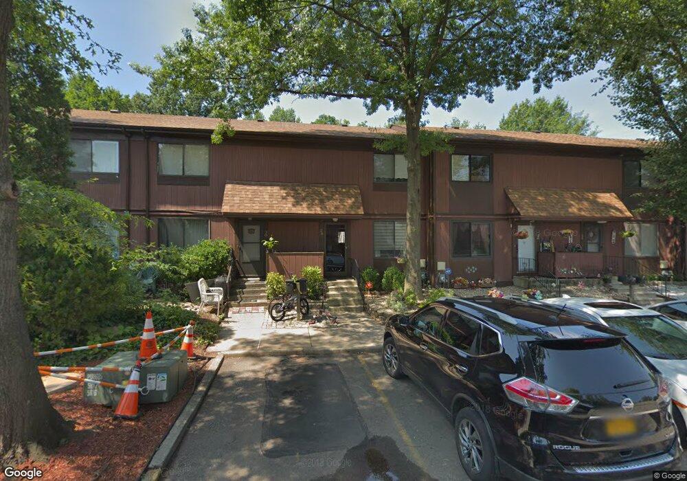 30 Azalea Ct unit 20, Staten Island, NY 10309 - photo 1