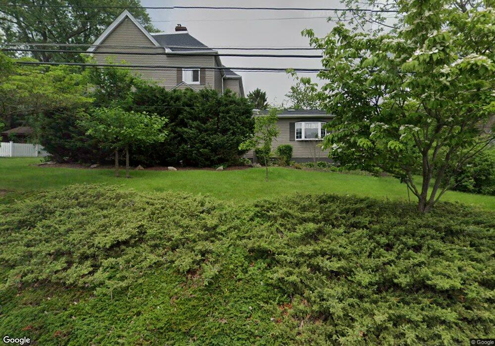 1039 Linden Rd, Eighty Four, PA 15330 - photo 1