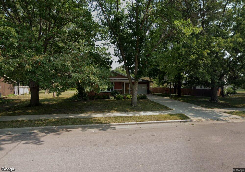 210 Hollywood Ave, New Ulm, MN 56073 - photo 1