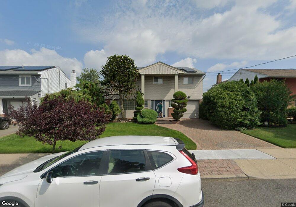 977 Mildred Dr, Baldwin, NY 11510 - photo 1