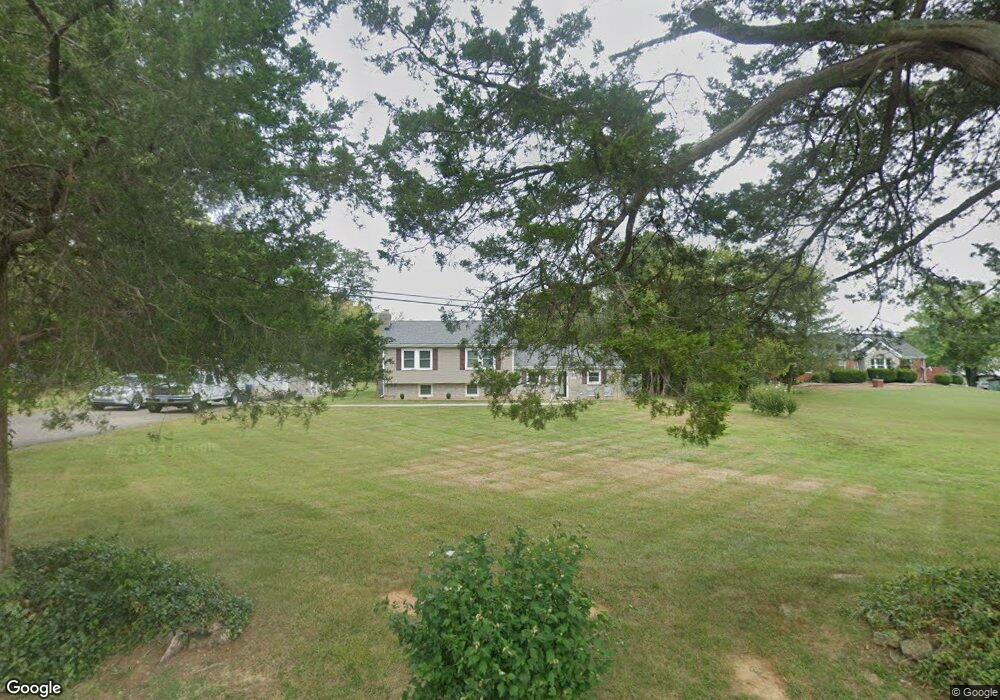 8707 Fairmount Rd, Louisville, KY 40291 - photo 1