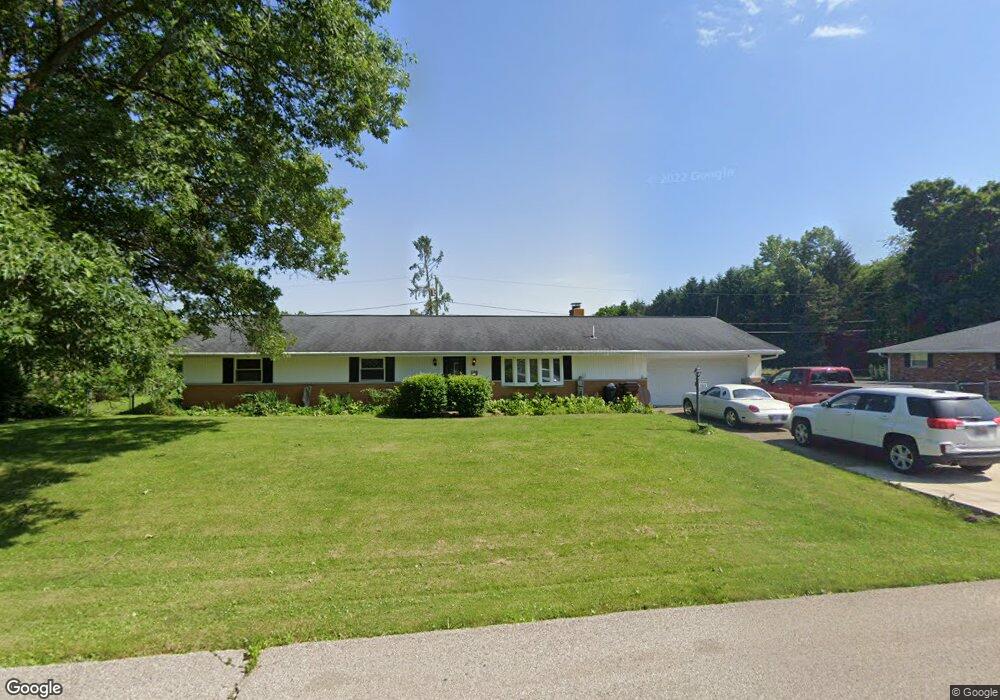 703 Crestline Dr, Xenia, OH 45385 - photo 1