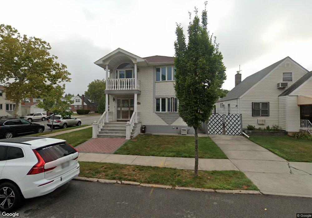 5303 189th St, Fresh Meadows, NY 11365 - photo 1