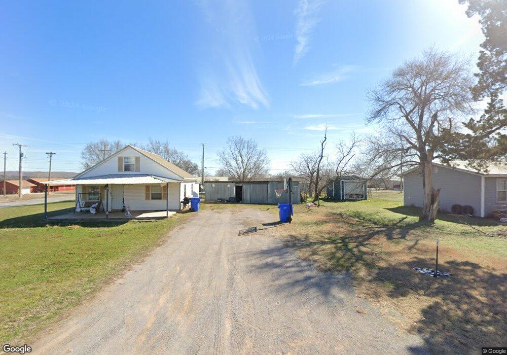 807 NW 5th St, Cache, OK 73527 - photo 1