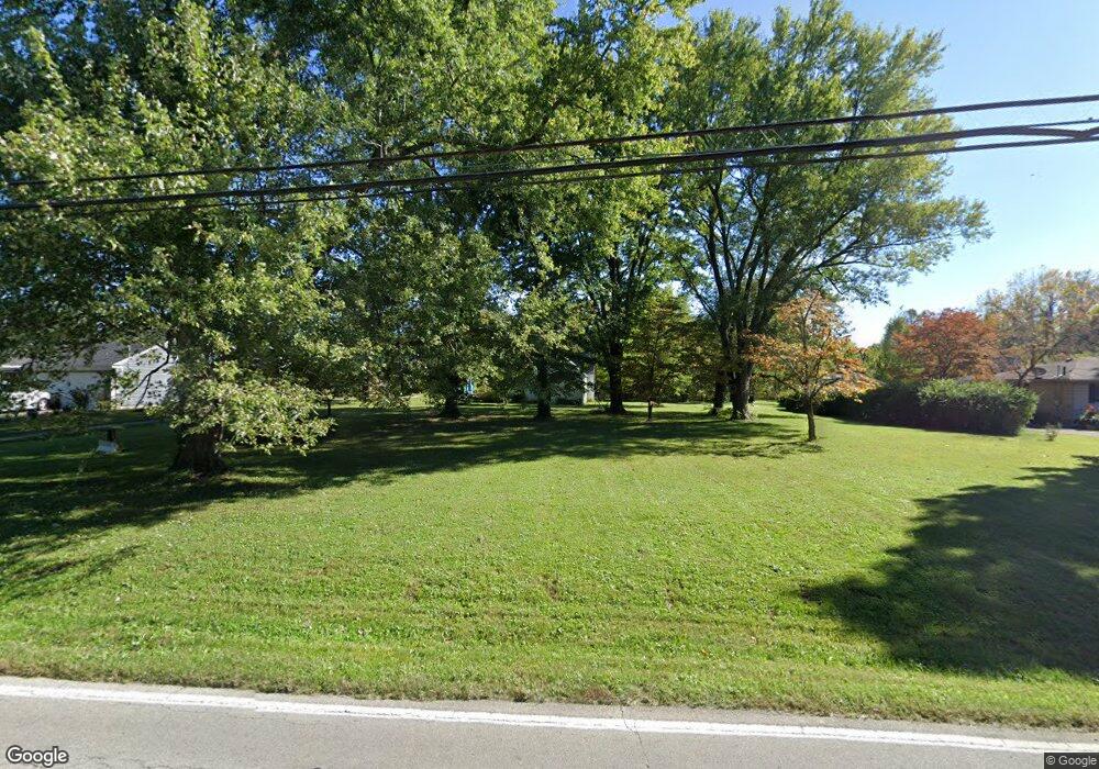 5610 E Manslick Rd, Louisville, KY 40219 - photo 1