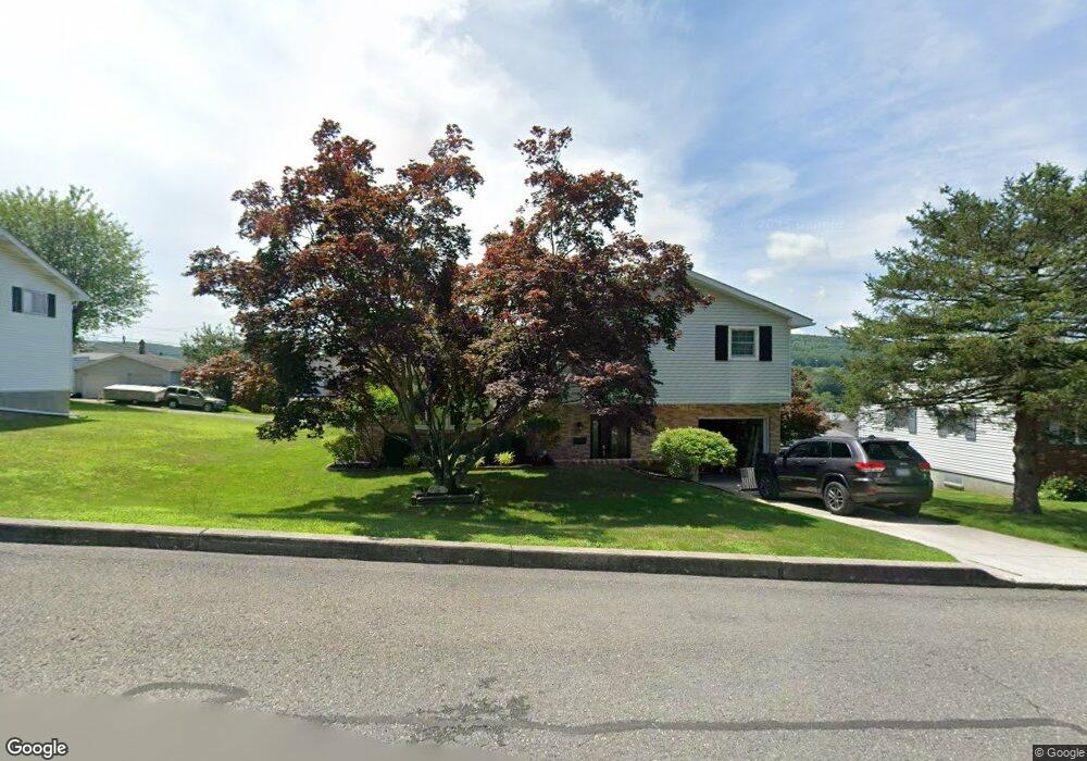 218 Yetten Cir, Tamaqua, PA 18252 - photo 1