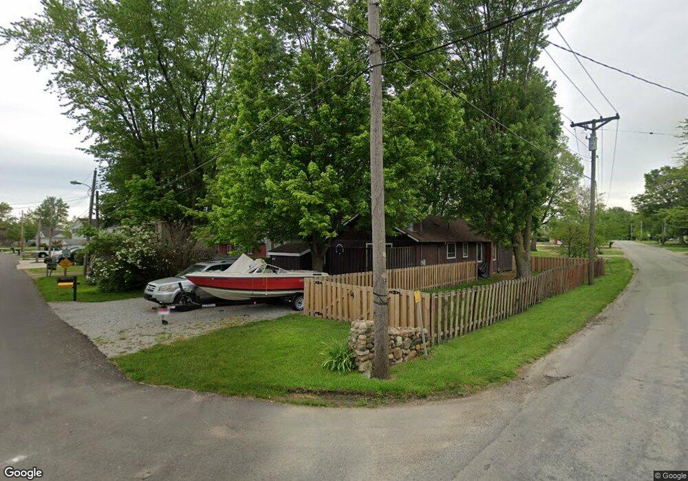 9692 N Bayshore Dr, Syracuse, IN 46567 - photo 1