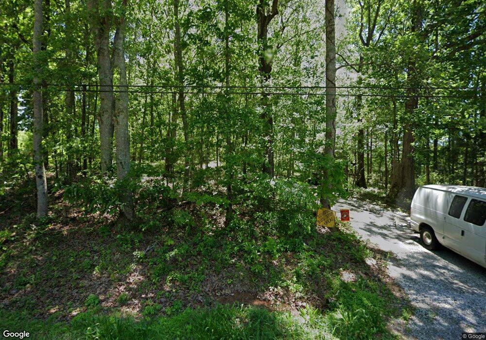 678 Standing Rock Rd, Senoia, GA 30276 - photo 1