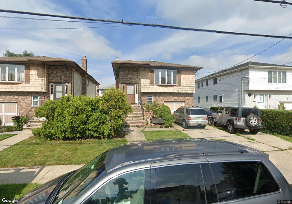 19 Barrymore Blvd, Franklin Square, NY 11010 - photo 1