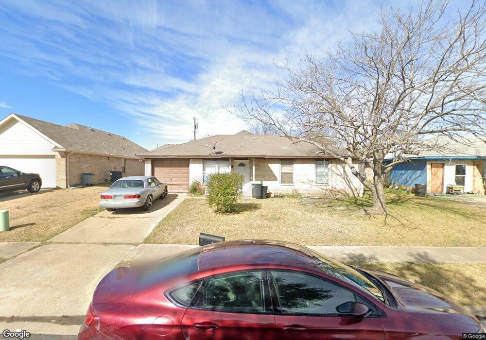 1502 Swallow Dr, Ennis, TX 75119 - photo 1
