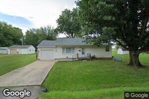 610 Sharon Rd, Vandalia, MO 63382