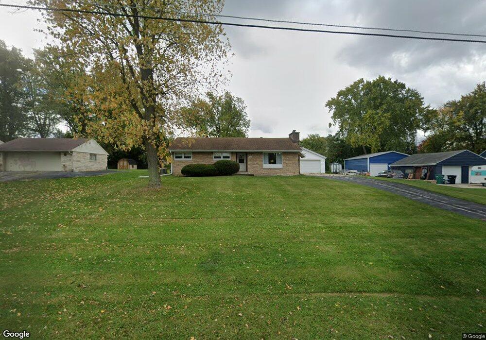 N69W13441 Harding Dr, Menomonee Falls, WI 53051 - photo 1