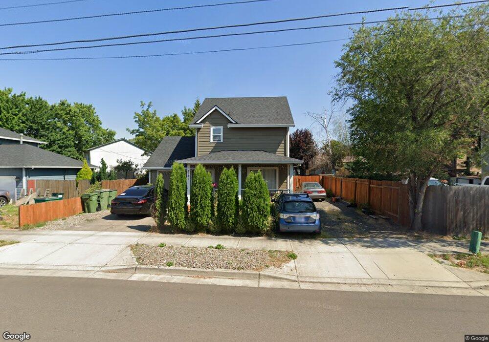 1519 E 11th St, Newberg, OR 97132 - photo 1