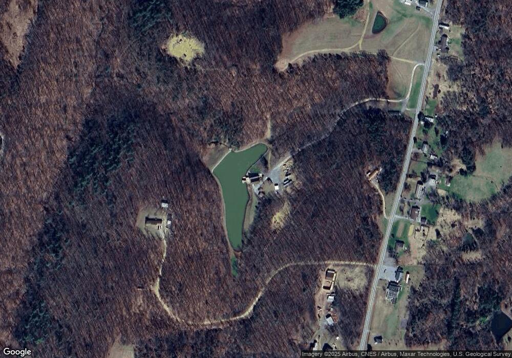 8746 Winchester Grade Rd, Berkeley Springs, WV 25411 - photo 1