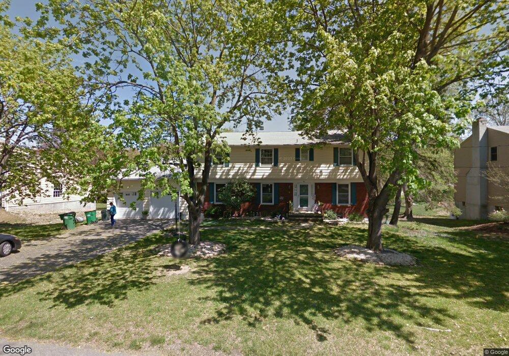 5 Meadowview Dr, Poughkeepsie, NY 12603 - photo 1