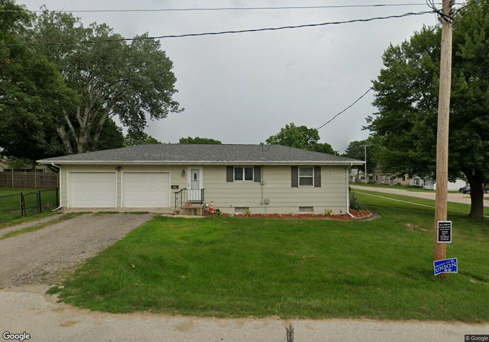 403 Main St, Center Point, IA 52213 - photo 1