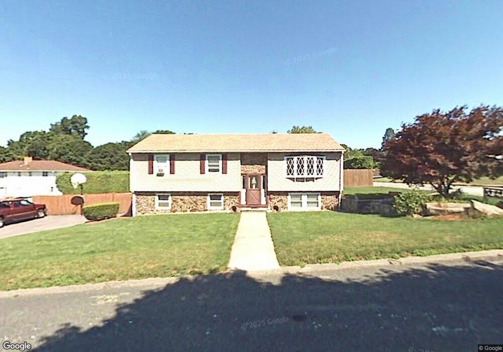 2 Sandra Dr, Worcester, MA 01604 - photo 1