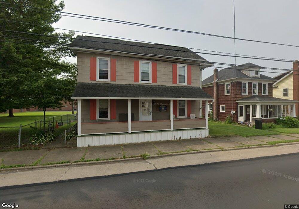 712 E 3rd St, Nescopeck, PA 18635 - photo 1
