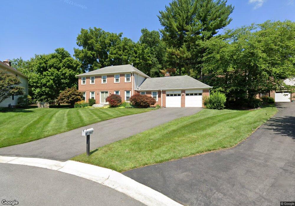 5827 Magic Mountain Dr, Rockville, MD 20852 - photo 1