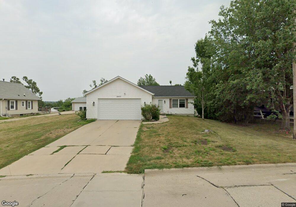 2807 Schaeffer Dr SW, Cedar Rapids, IA 52404 - photo 1