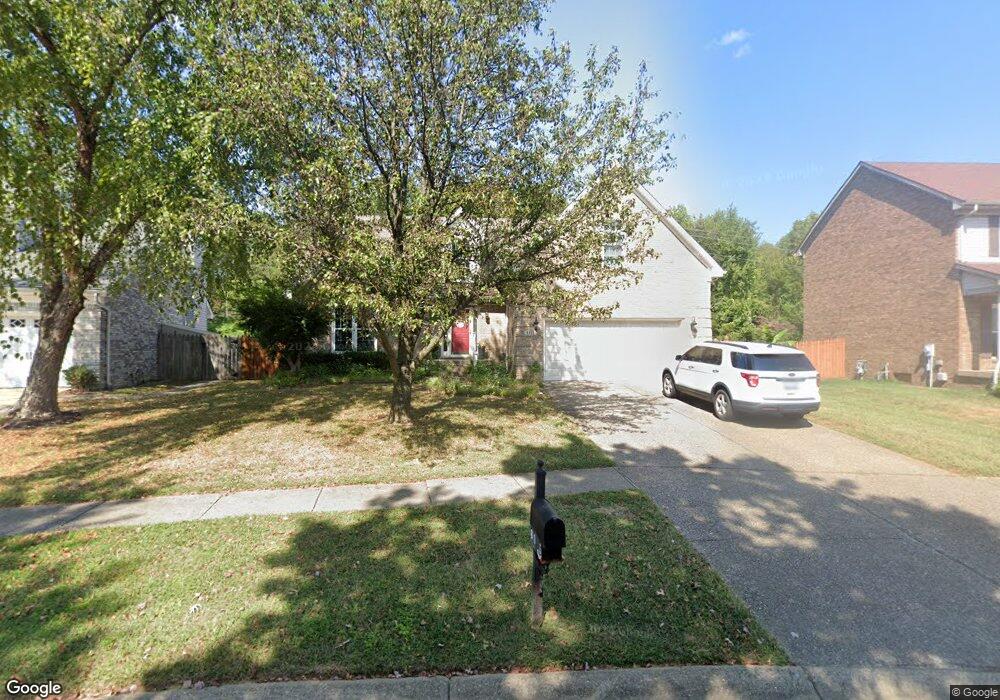 8915 Adams Run Ct, Louisville, KY 40228 - photo 1