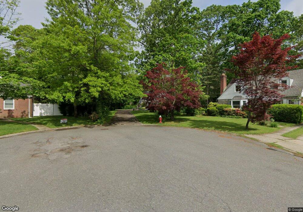 7 Laurel Ct, West Hempstead, NY 11552 - photo 1