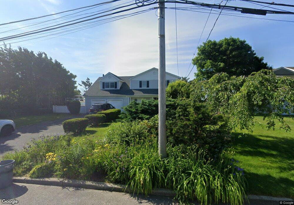 210 Palmer Cir, Sayville, NY 11782 - photo 1